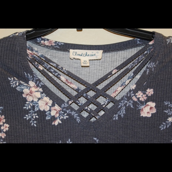 Top - Picture 2 of 3